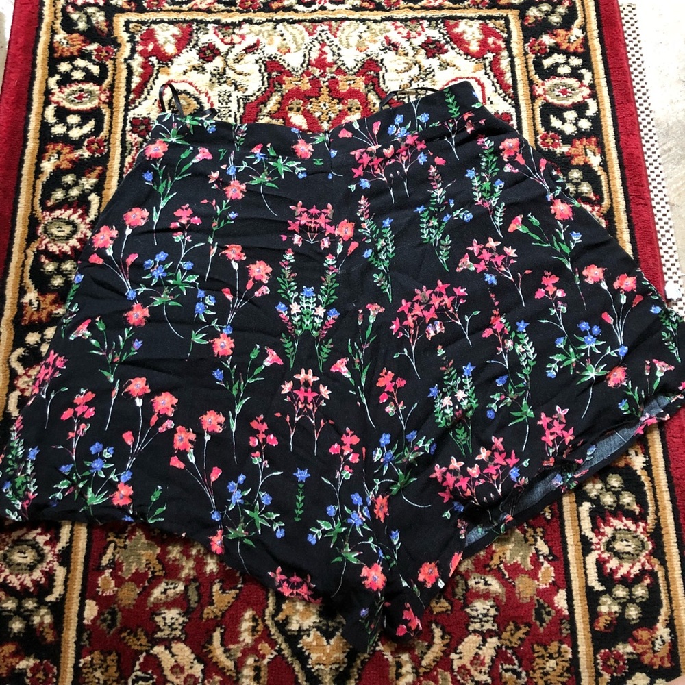 Floral high waisted shorts - Picture 2 of 7